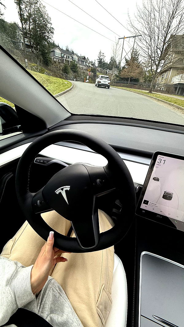 meelahrobbins image ~ Altpins