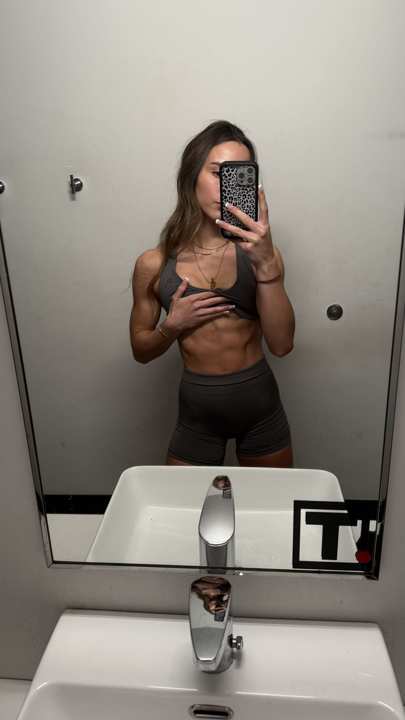 meelahrobbins snapchat image archive image