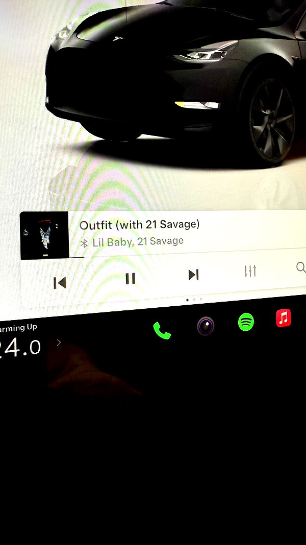 meelahrobbins image ~ Altpins