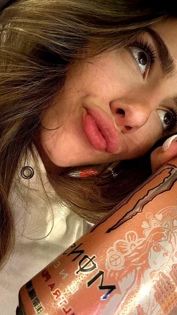 meelahrobbins image ~ Altpins