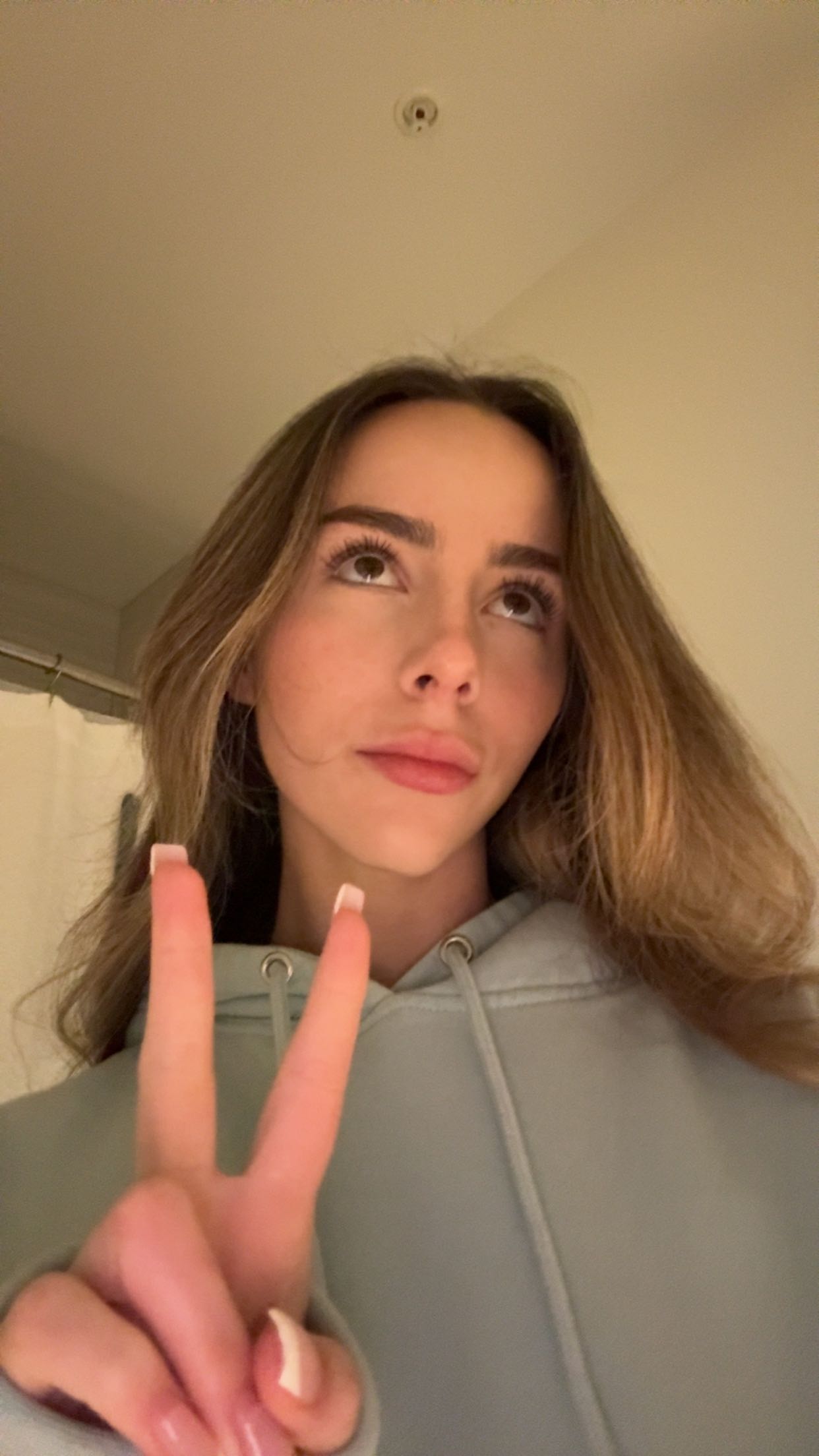 meelahrobbins snapchat image archive image