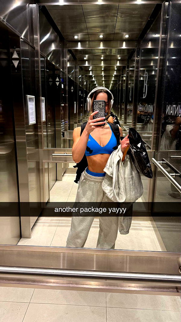 meelahrobbins image ~ Altpins