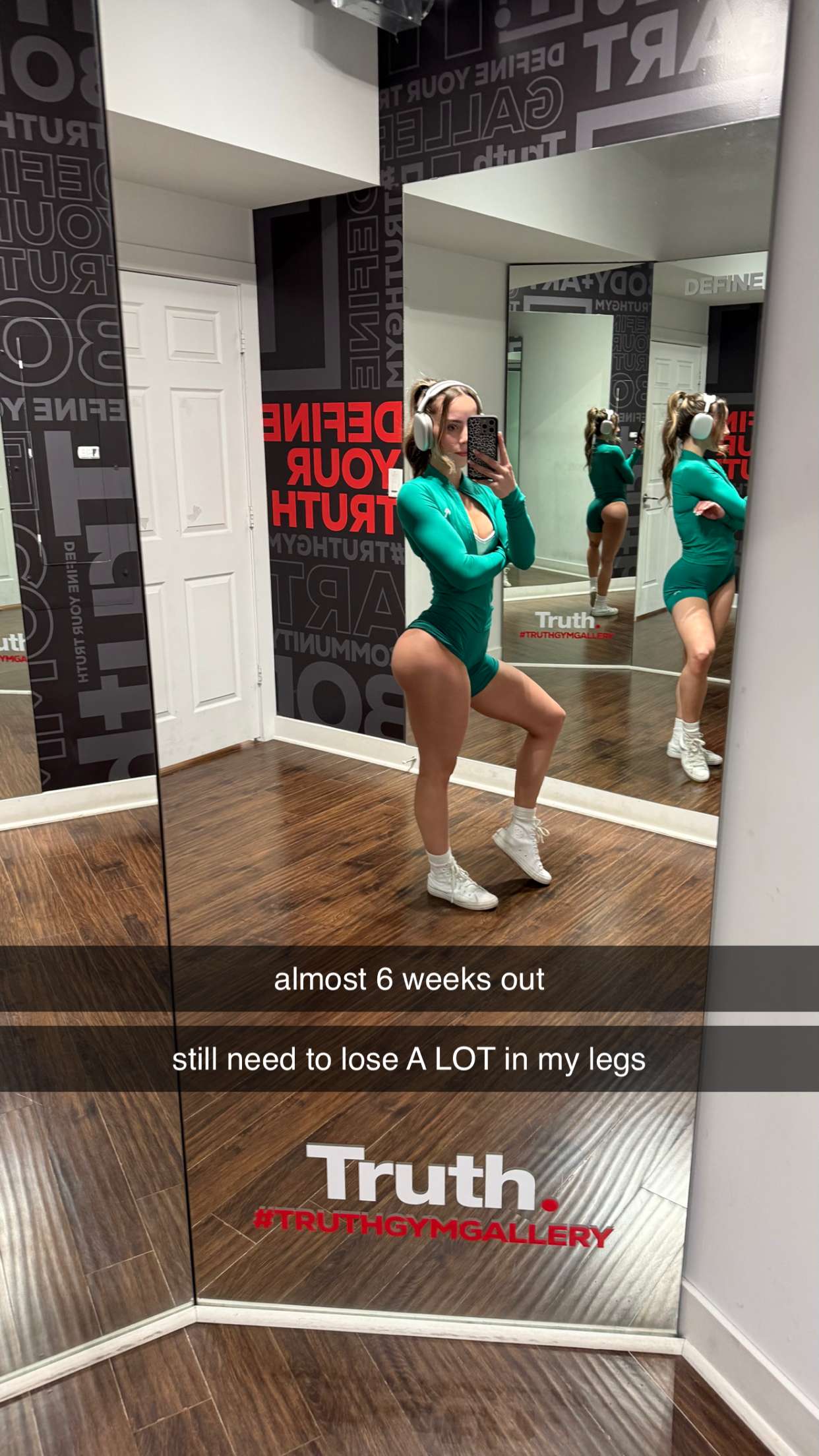 meelahrobbins snapchat image archive image