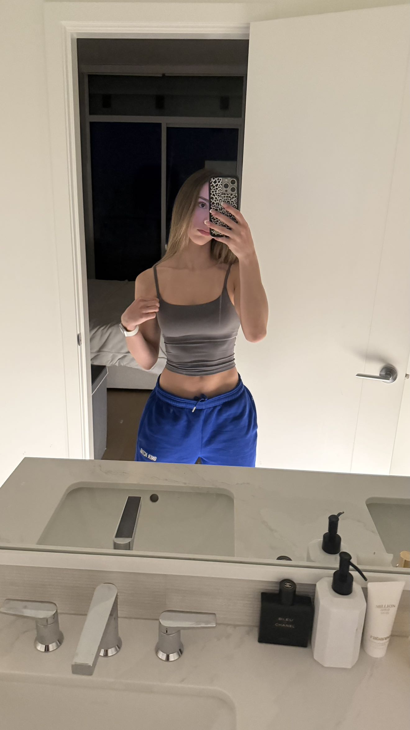 meelahrobbins snapchat image archive image