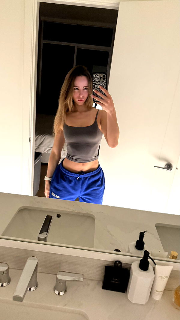 meelahrobbins image ~ Altpins