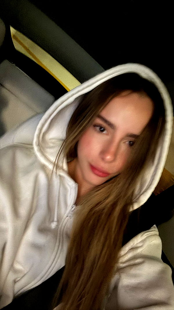 meelahrobbins image ~ Altpins