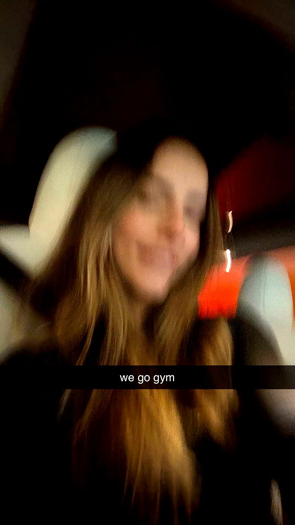 meelahrobbins image ~ Altpins