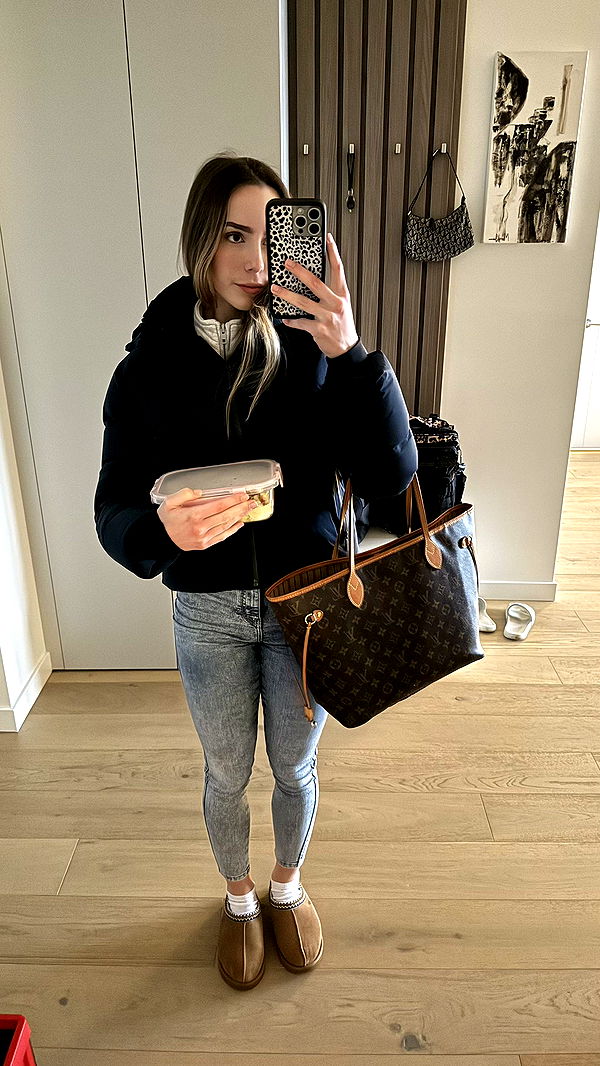 meelahrobbins image ~ Altpins