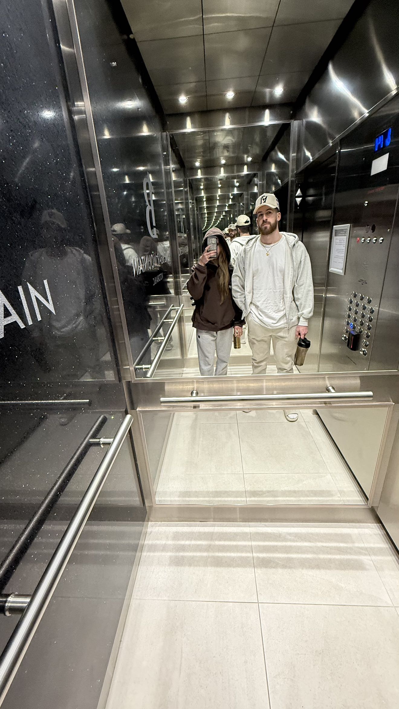 meelahrobbins snapchat image archive image