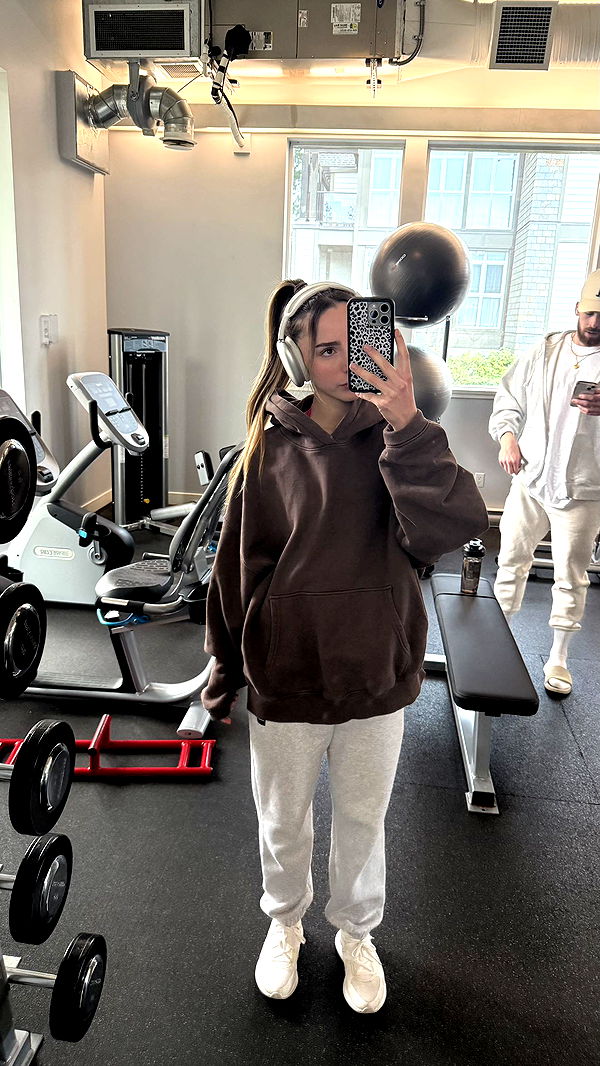 meelahrobbins image ~ Altpins