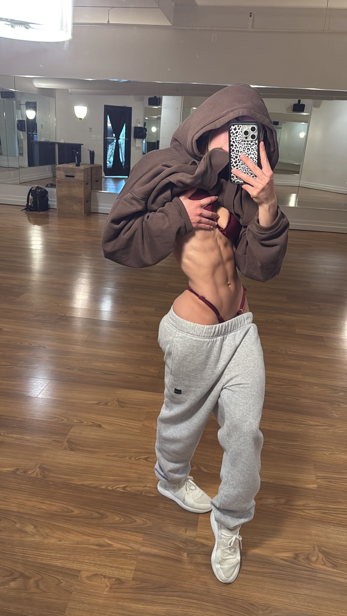 meelahrobbins snapchat image archive image