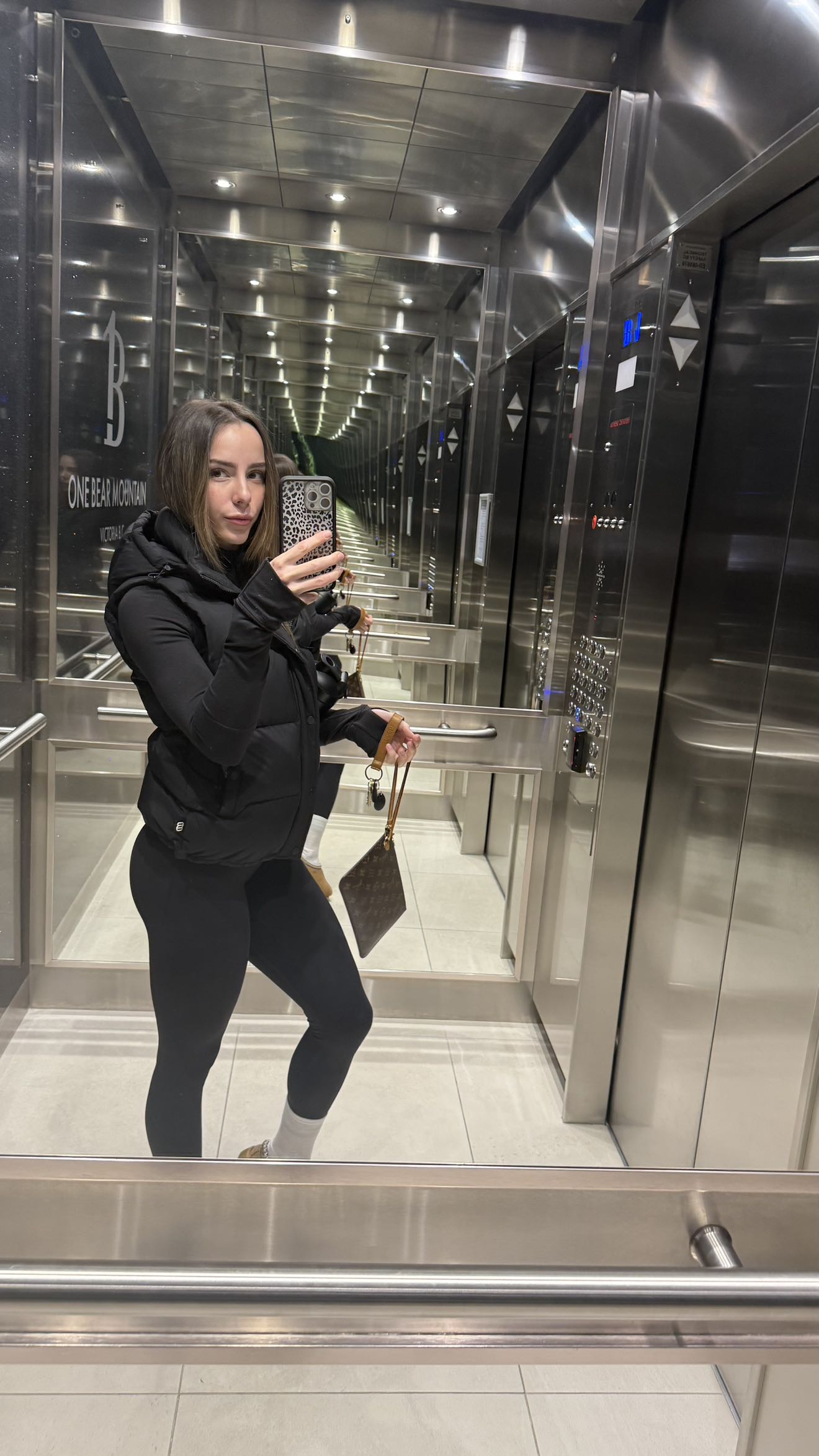 meelahrobbins snapchat image archive image