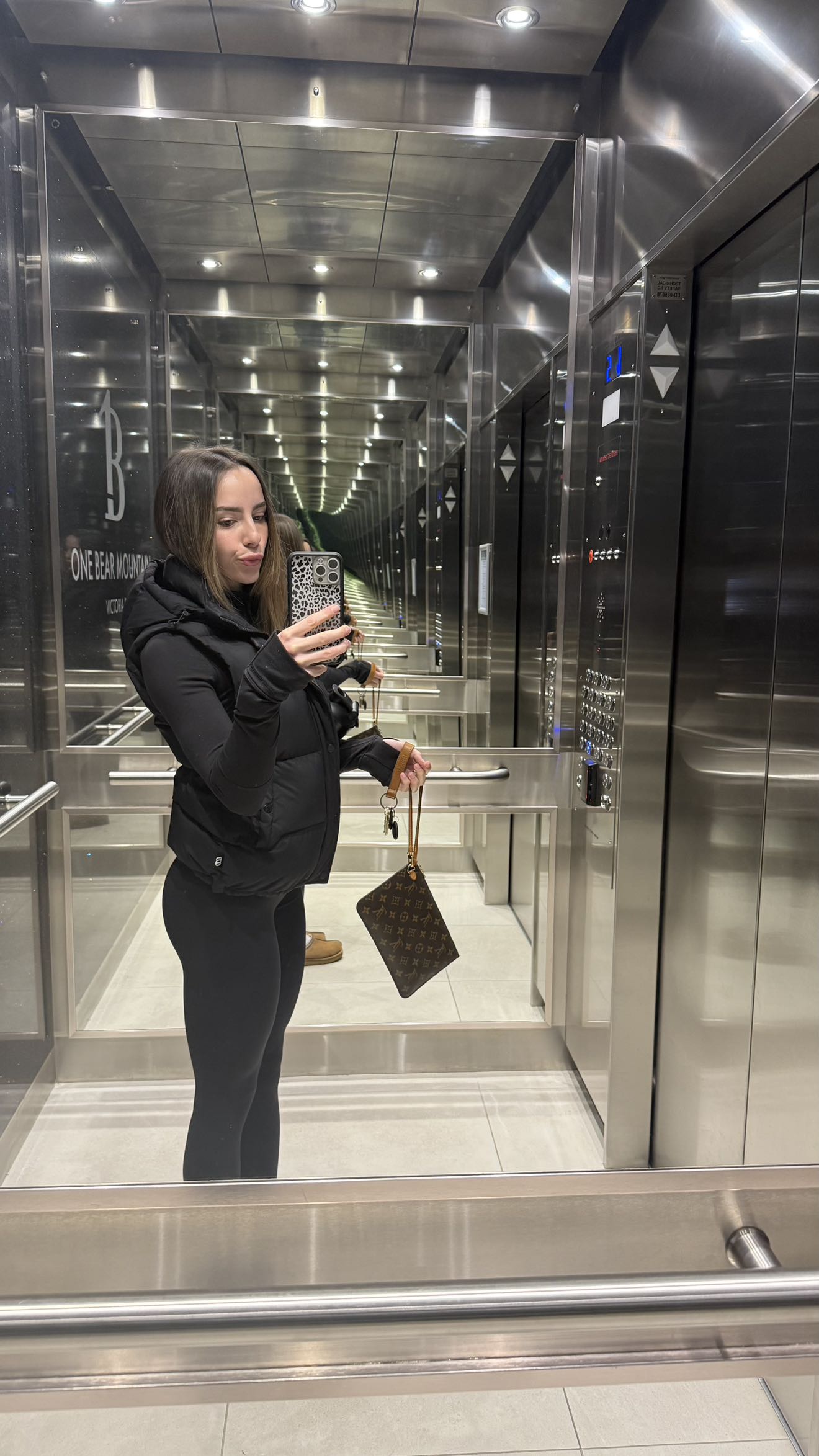 meelahrobbins snapchat image archive image