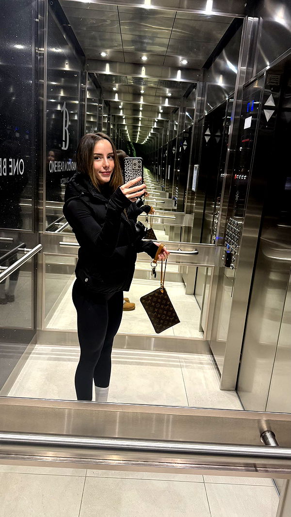 meelahrobbins image ~ Altpins