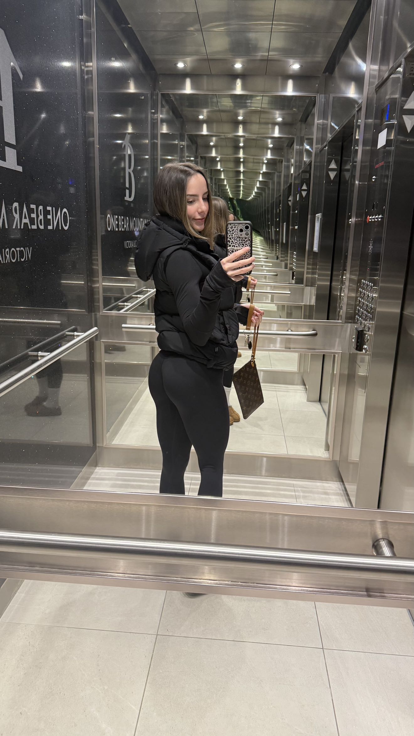 meelahrobbins snapchat image archive image