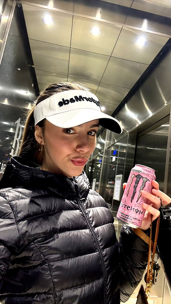 meelahrobbins image ~ Altpins