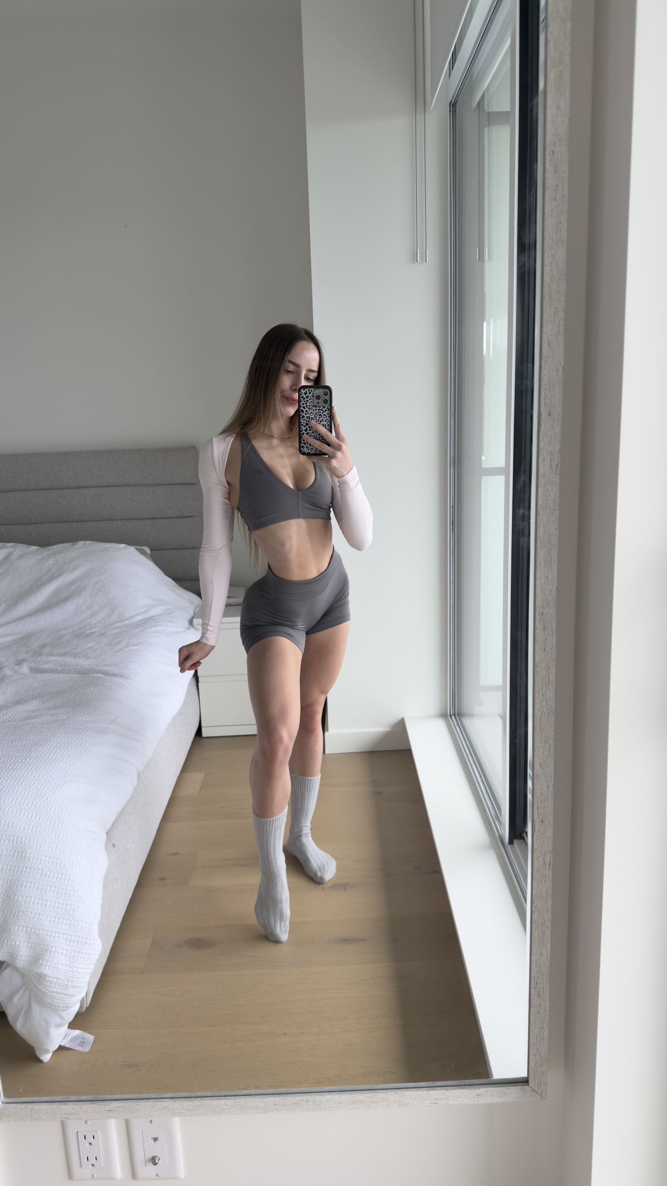 meelahrobbins snapchat image archive image