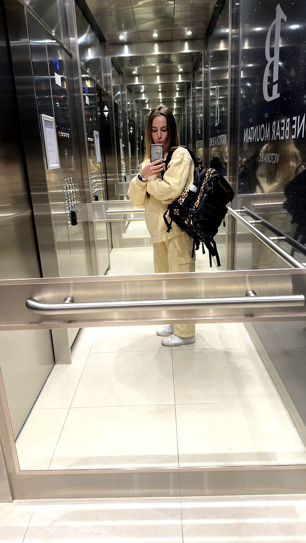 meelahrobbins image ~ Altpins