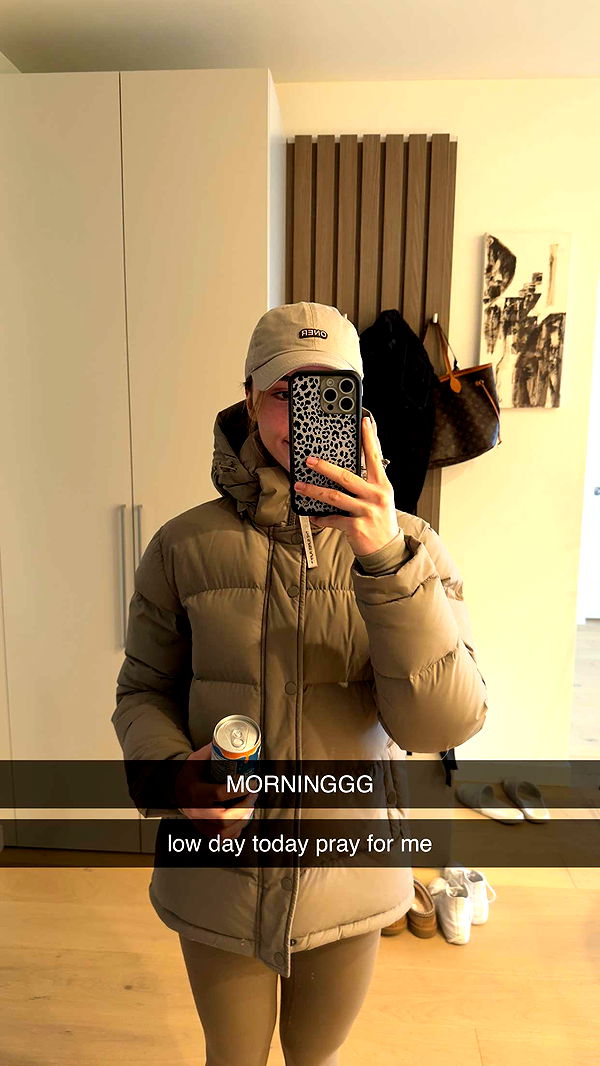 meelahrobbins image ~ Altpins