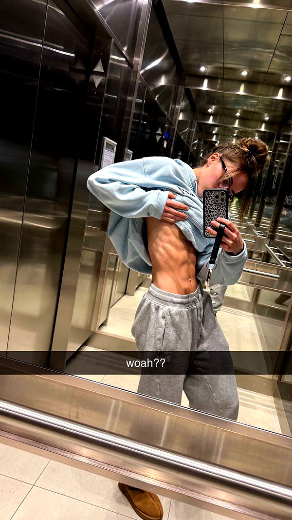 meelahrobbins image ~ Altpins