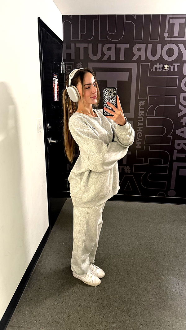 meelahrobbins image ~ Altpins