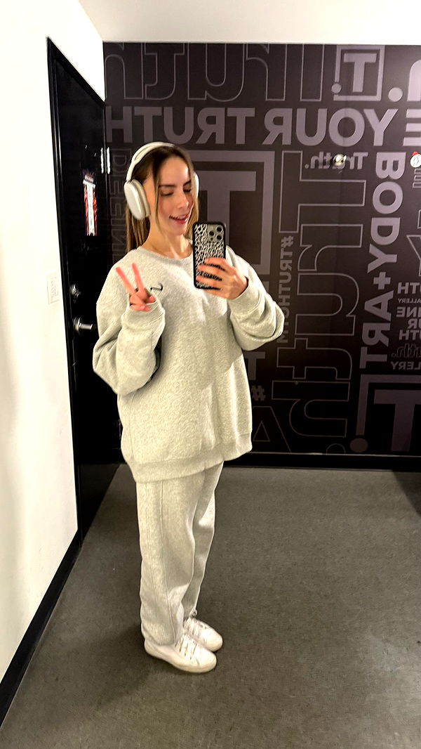 meelahrobbins image ~ Altpins