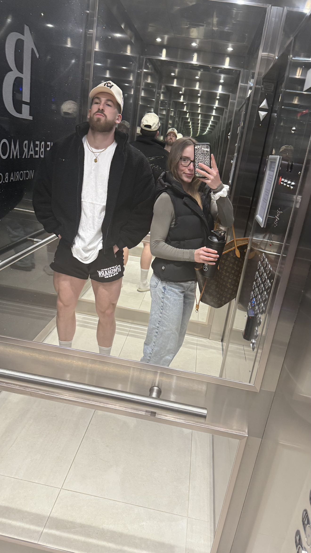 meelahrobbins snapchat image archive image