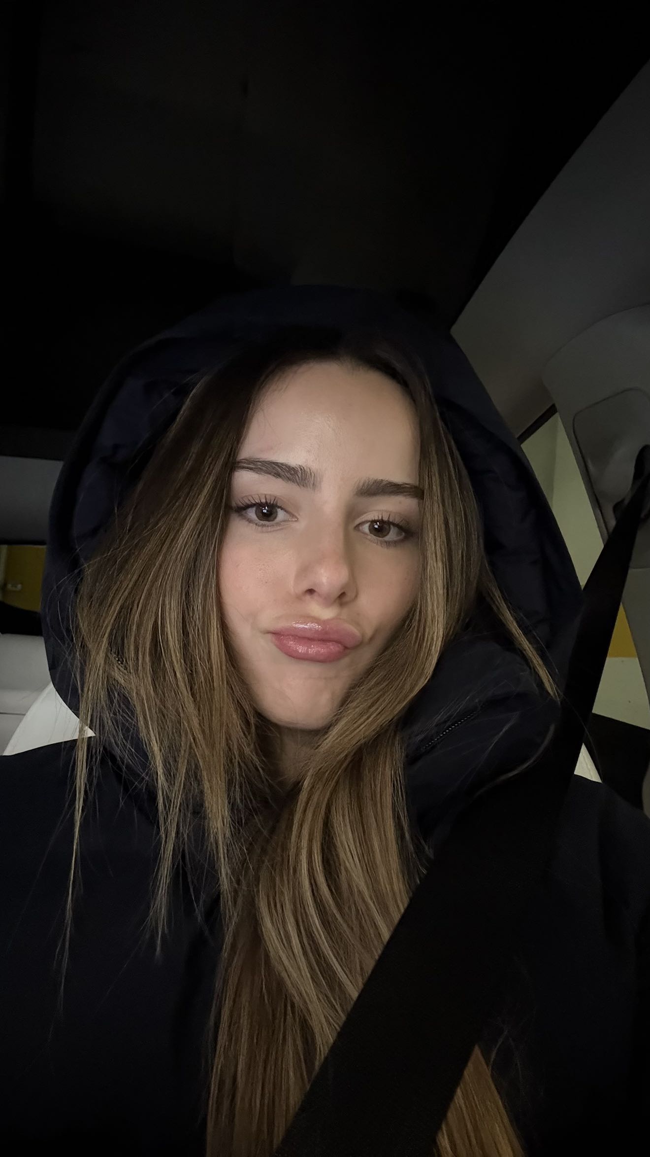 meelahrobbins snapchat image archive image