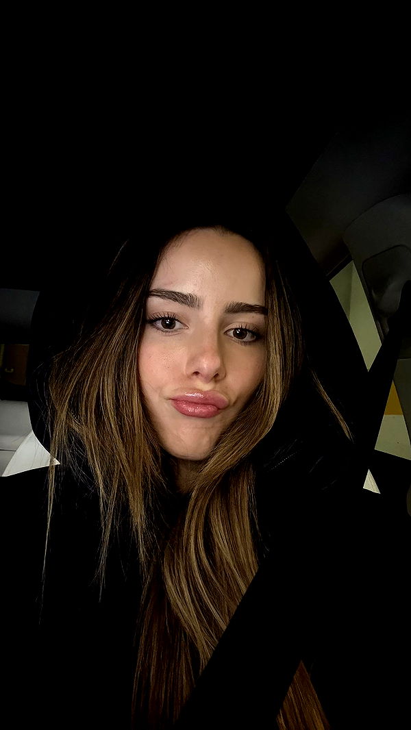 meelahrobbins image ~ Altpins