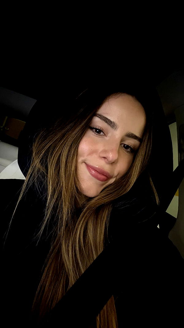 meelahrobbins image ~ Altpins