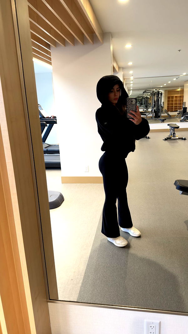 meelahrobbins image ~ Altpins