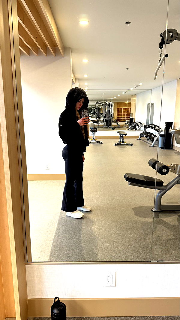 meelahrobbins image ~ Altpins