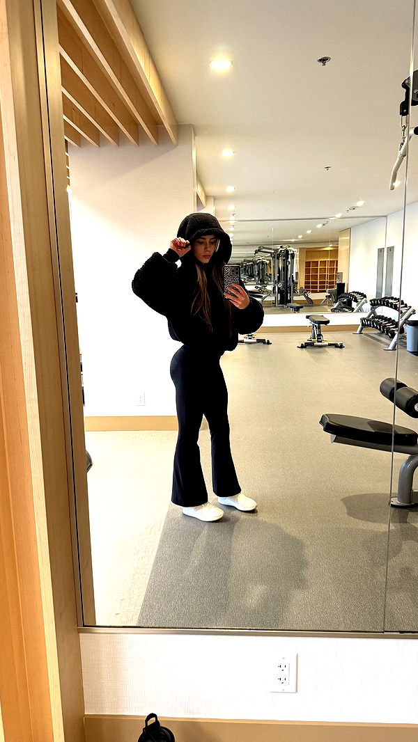 meelahrobbins image ~ Altpins