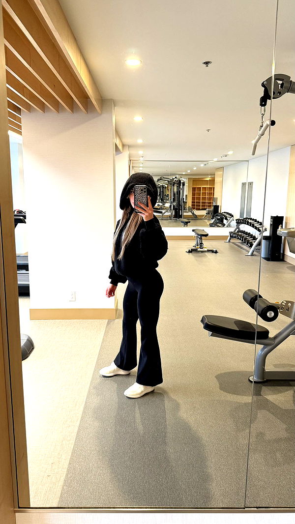 meelahrobbins image ~ Altpins