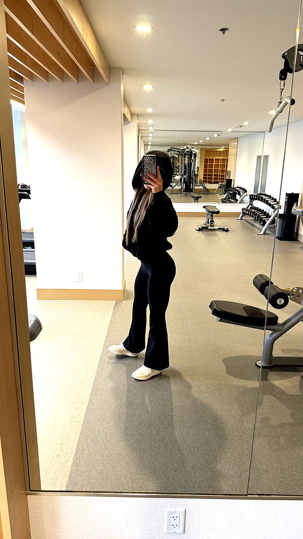 meelahrobbins image ~ Altpins