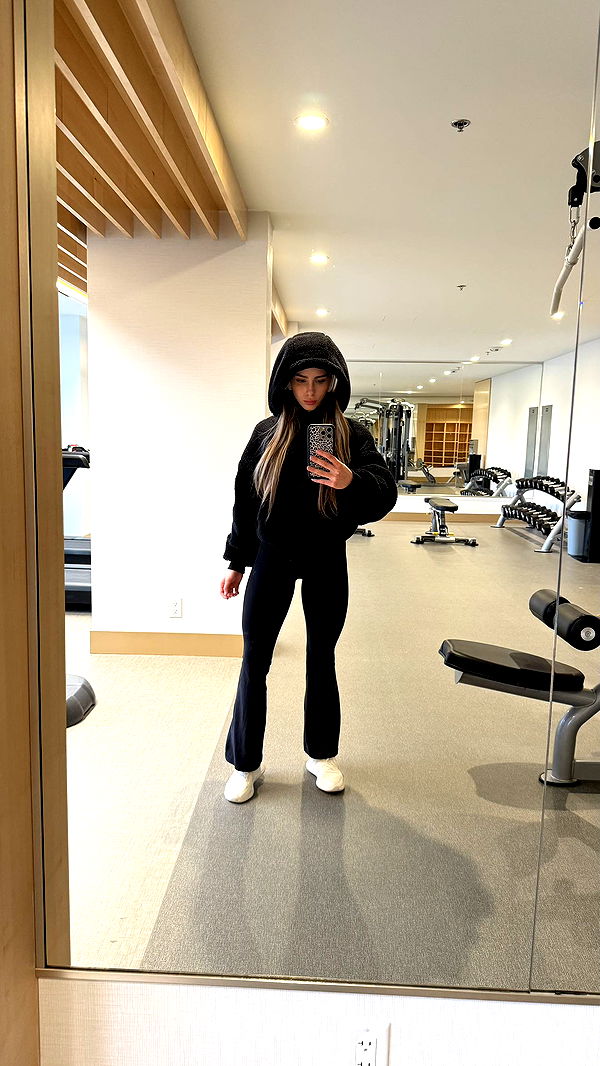 meelahrobbins image ~ Altpins