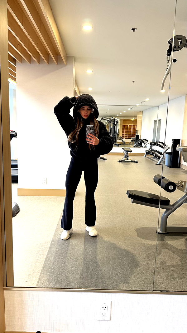 meelahrobbins image ~ Altpins