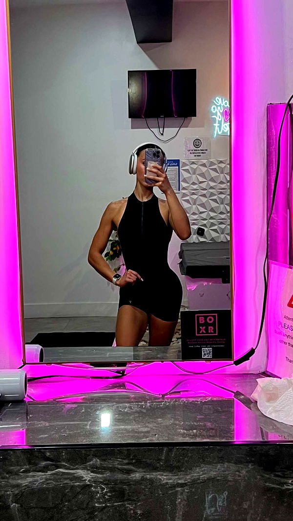 meelahrobbins image ~ Altpins