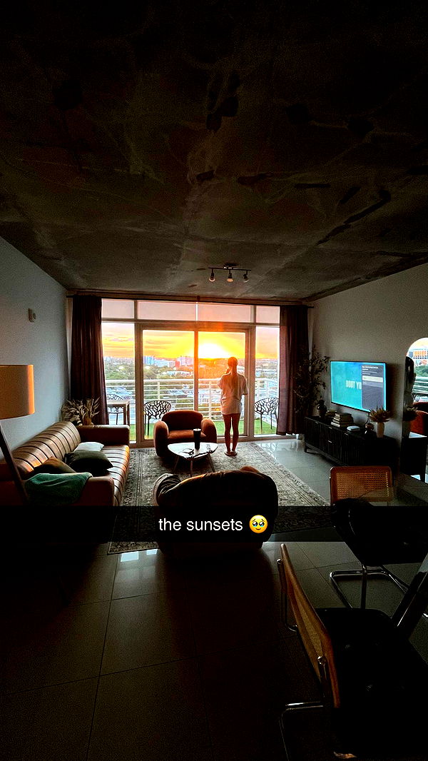 meelahrobbins image ~ Altpins