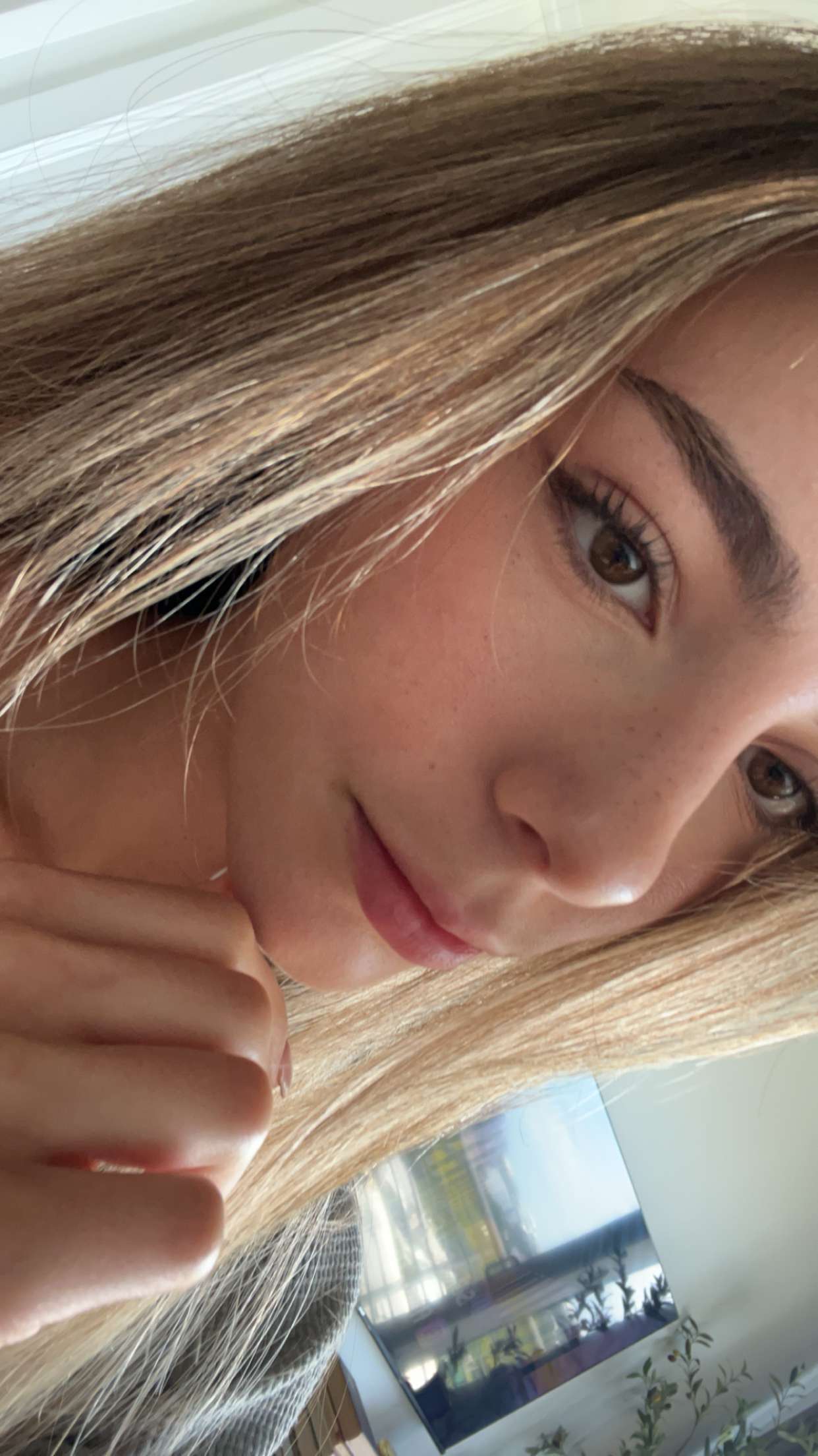 meelahrobbins snapchat image archive image