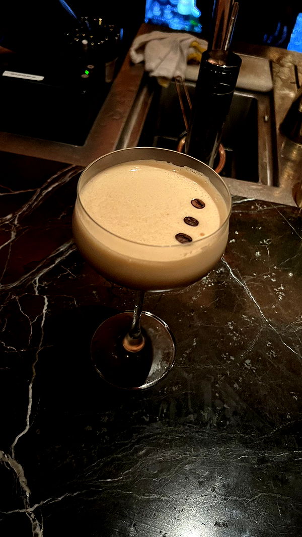 meelahrobbins image ~ Altpins