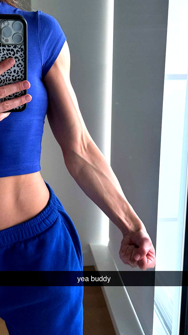 meelahrobbins image ~ Altpins