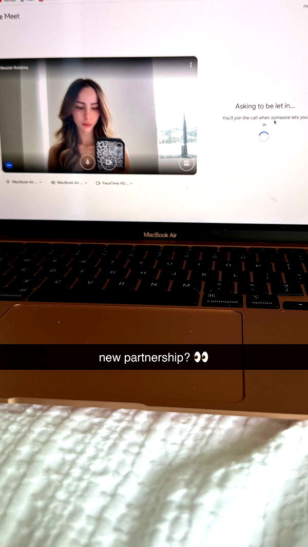 meelahrobbins image ~ Altpins