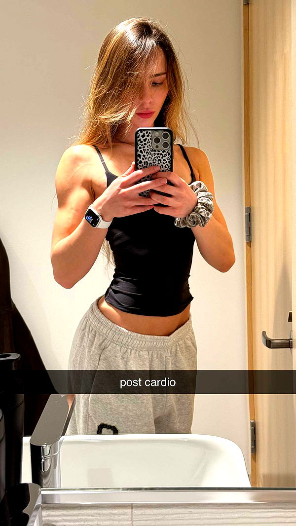 meelahrobbins image ~ Altpins