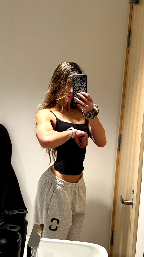 meelahrobbins image ~ Altpins