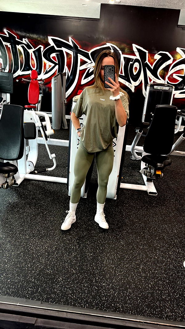 meelahrobbins image ~ Altpins