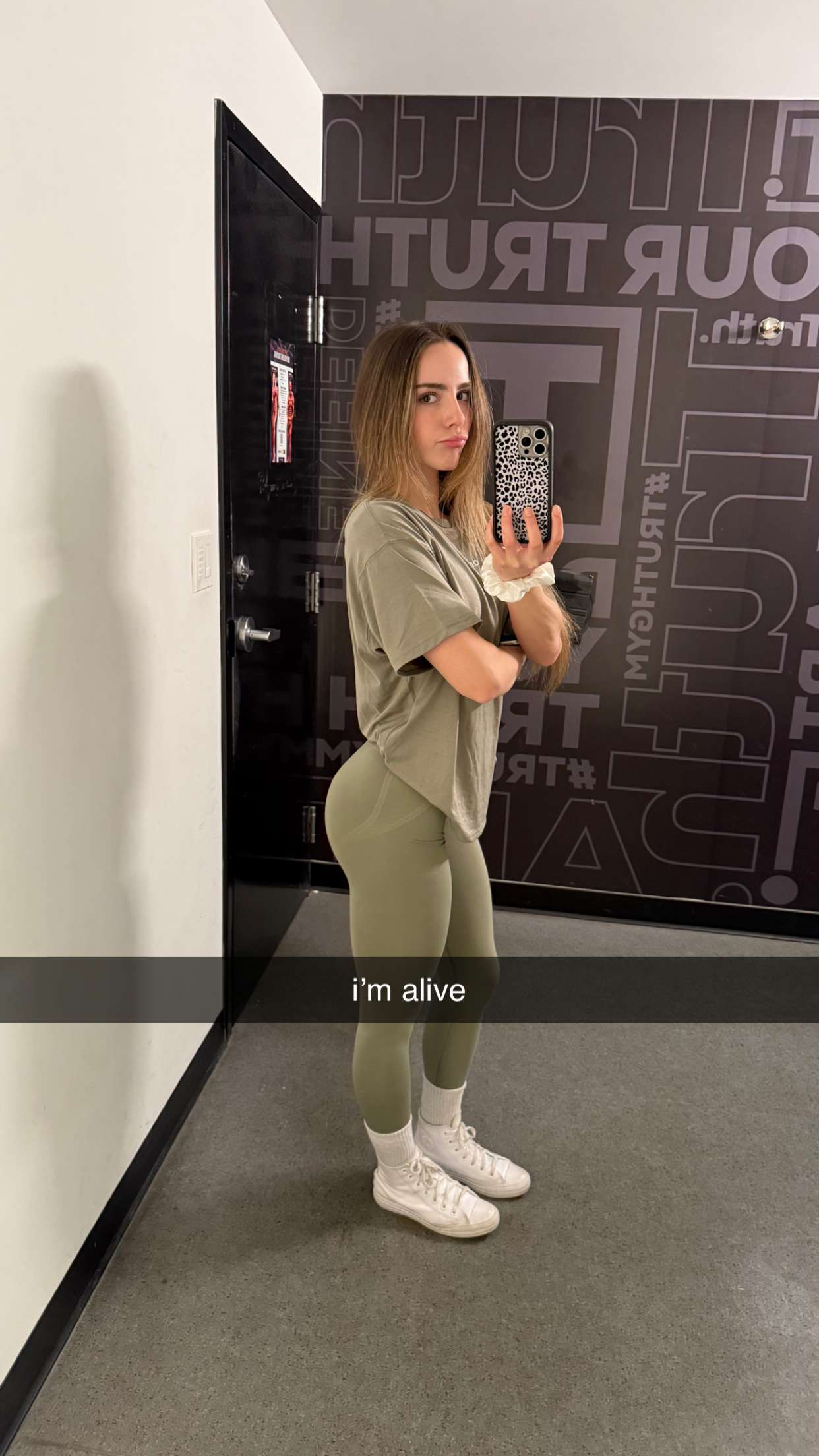 meelahrobbins snapchat image archive image