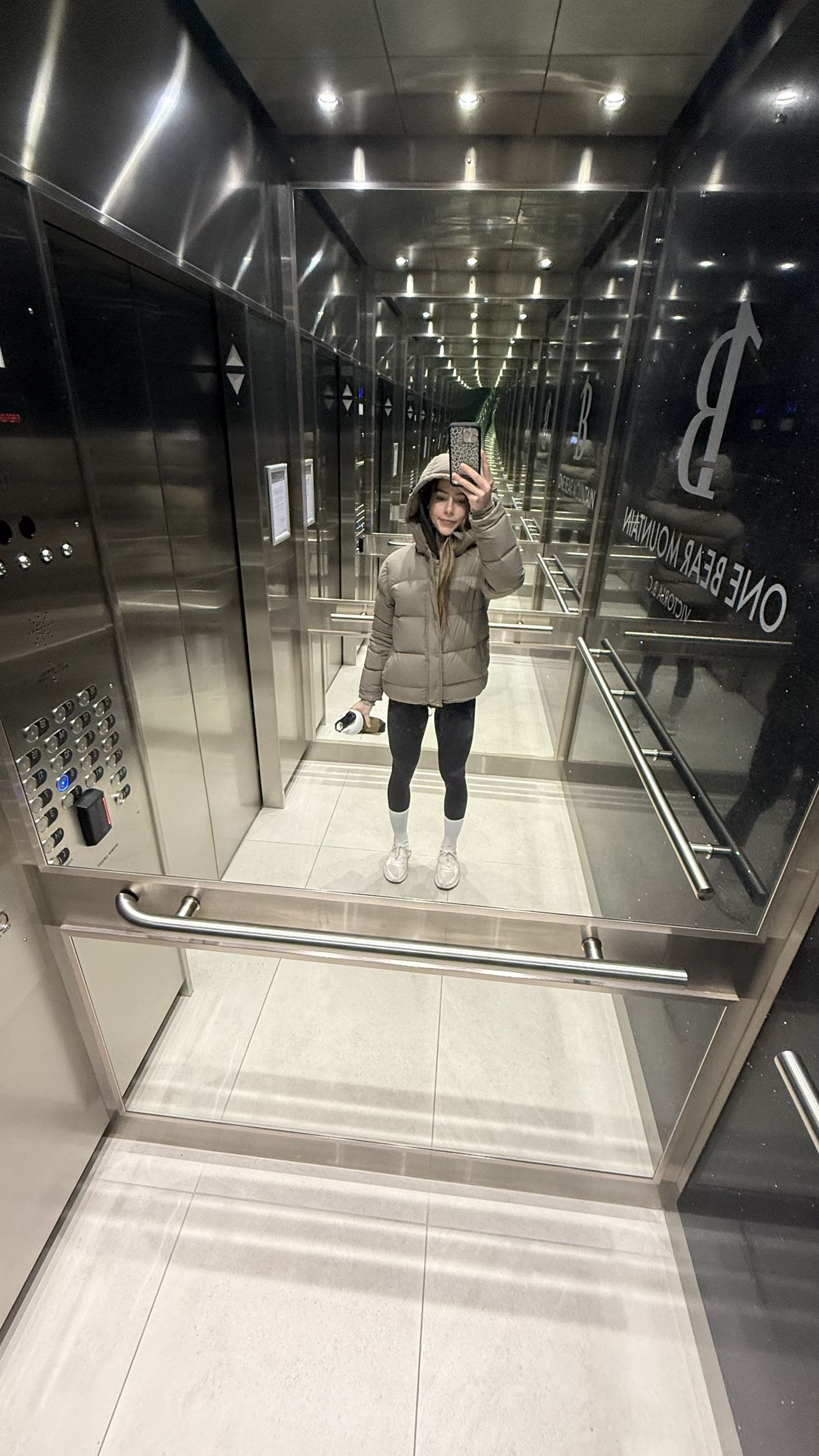 meelahrobbins snapchat image archive image