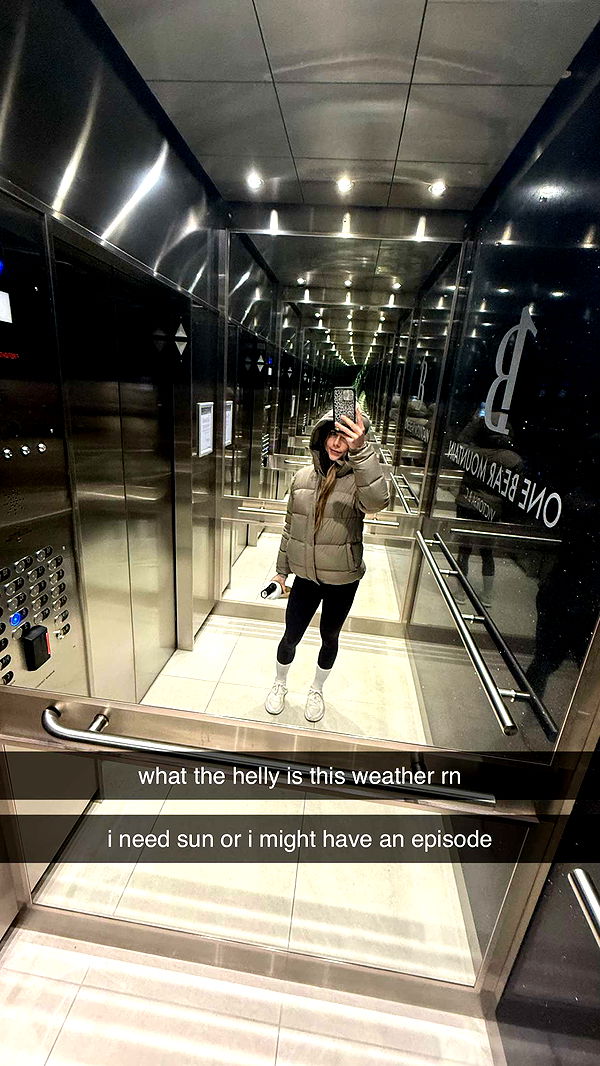 meelahrobbins image ~ Altpins