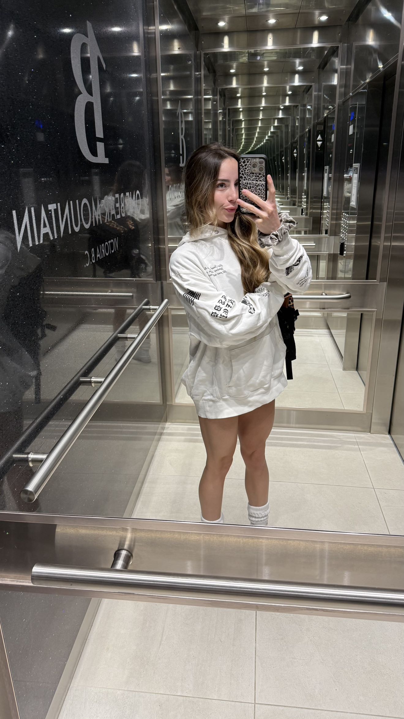 meelahrobbins snapchat image archive image